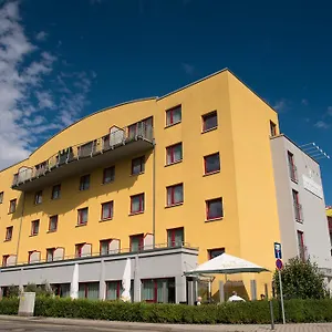 hotel-rodelheimer-hof-am-wasserturm.frankfurtammainhotels.com/